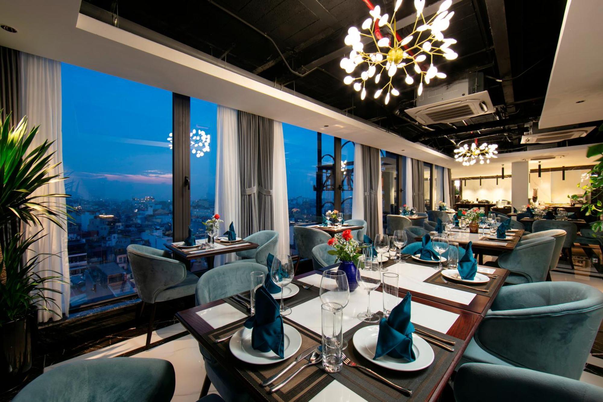 May De Ville Lakeside Hotel Hanoi Exteriör bild The 360 Restaurant