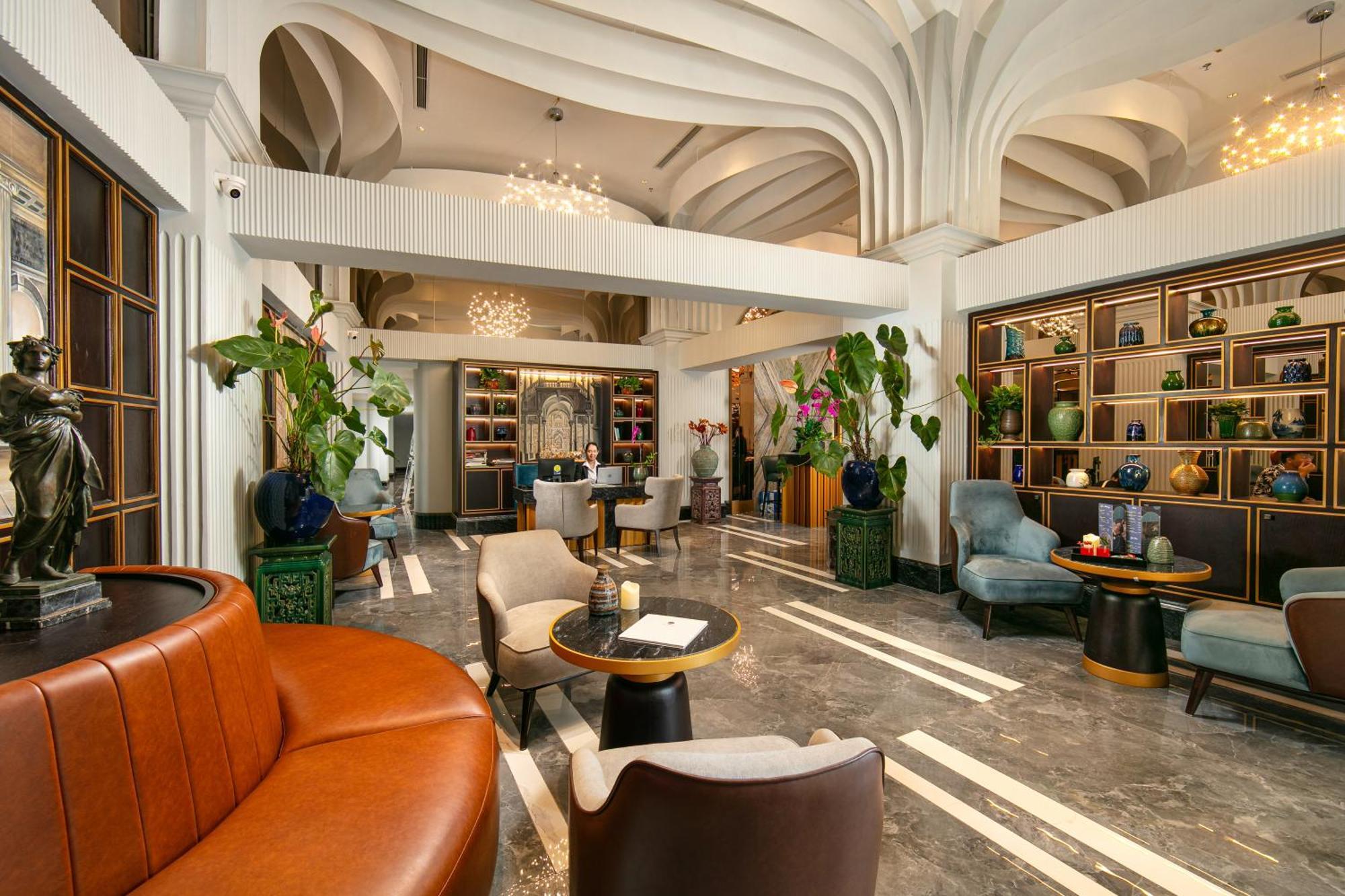 May De Ville Lakeside Hotel Hanoi Exteriör bild The lobby of the hotel