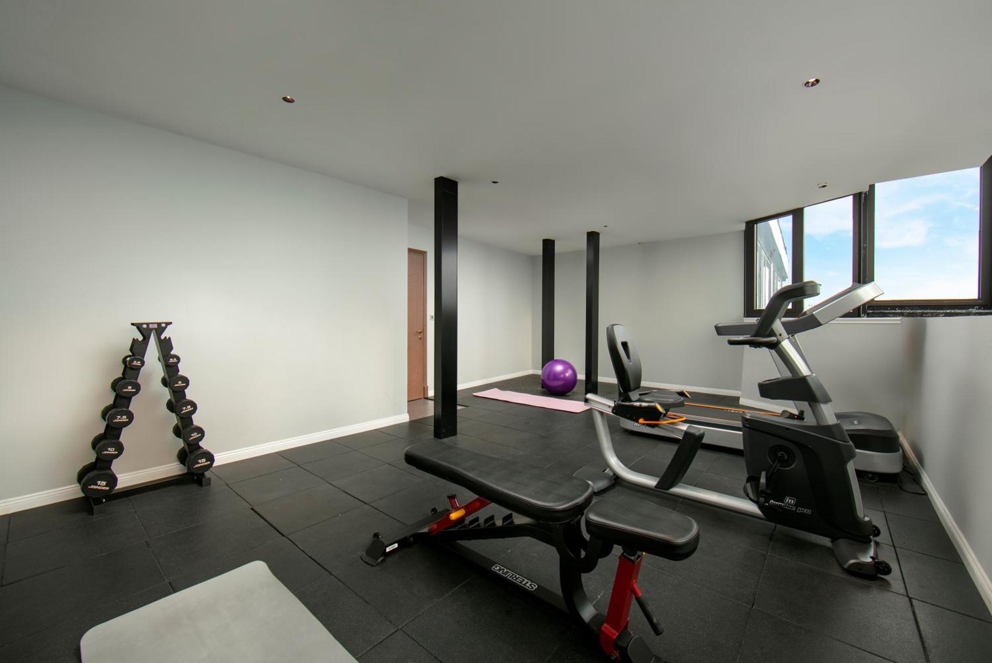 May De Ville Lakeside Hotel Hanoi Exteriör bild The gym at the 2012 Olympic Village