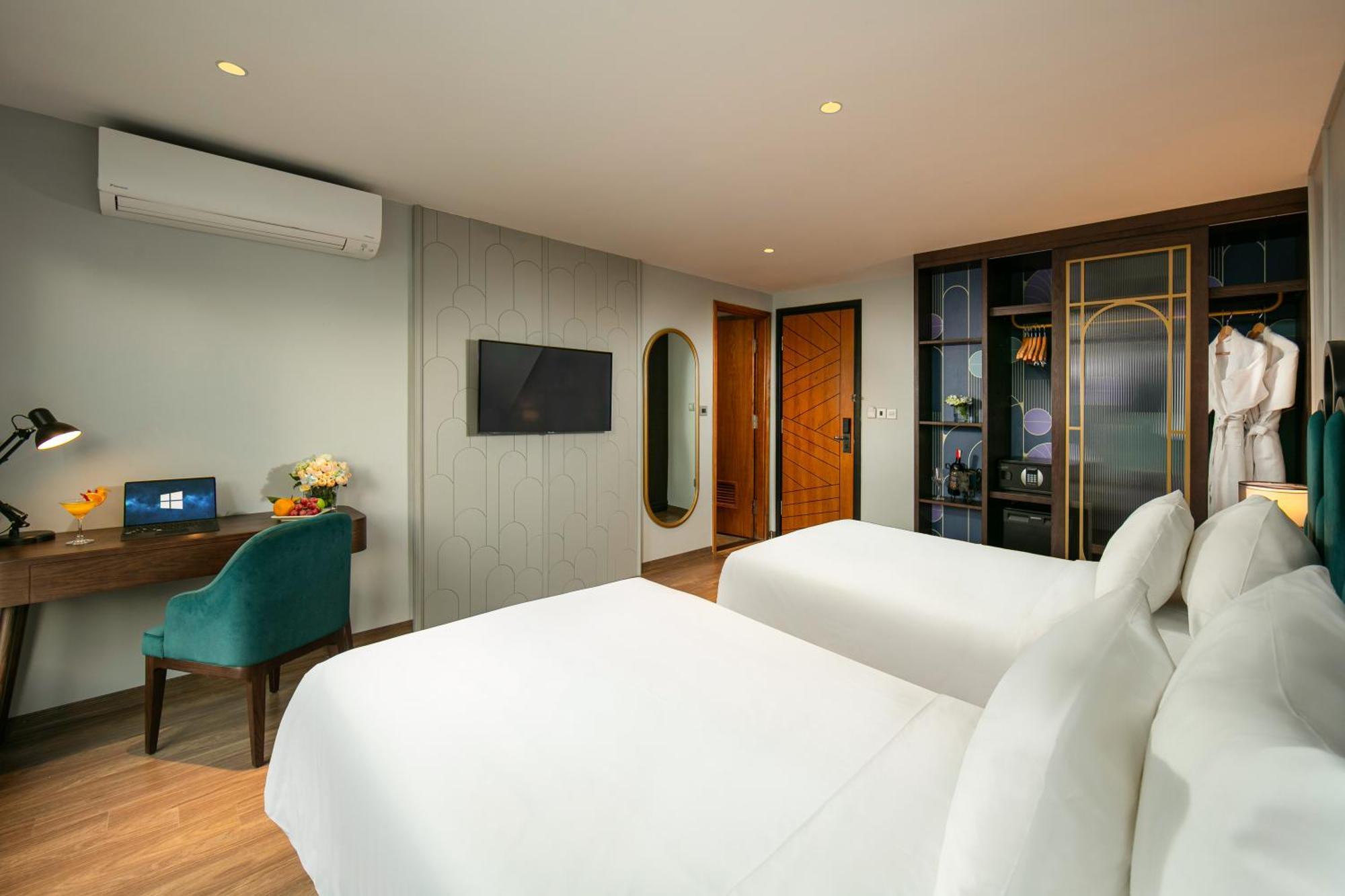 May De Ville Lakeside Hotel Hanoi Exteriör bild Deluxe Room