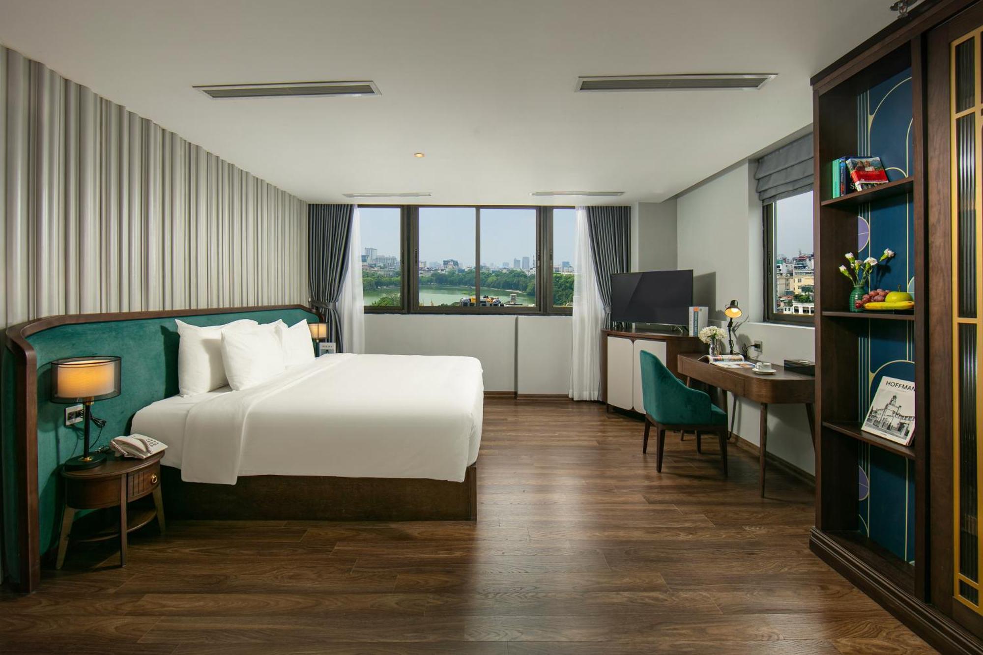 May De Ville Lakeside Hotel Hanoi Exteriör bild Deluxe Suite